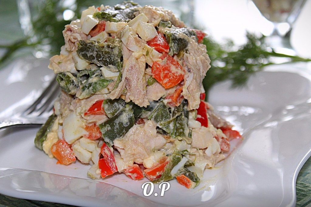 Невероятно красивый и вкусный салат "Шедевр"с курицей и